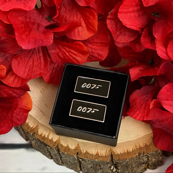 Black & Silver 007 James Bond Cufflinks - Picture 13 of 14